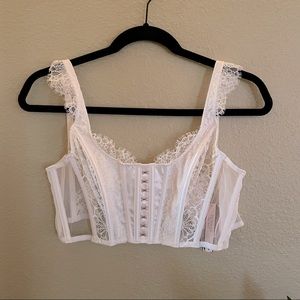 NWT Victoria's Secret DREAM ANGELS
Unlined Corset Top in White/Ivory Siz…